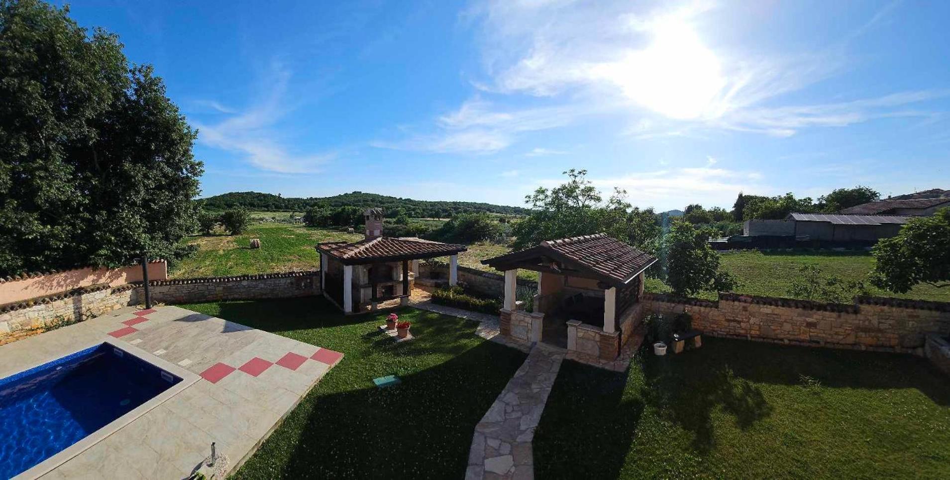 Luna With Pool Holiday home *